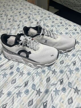 DC White and Black Performance Running Shoes